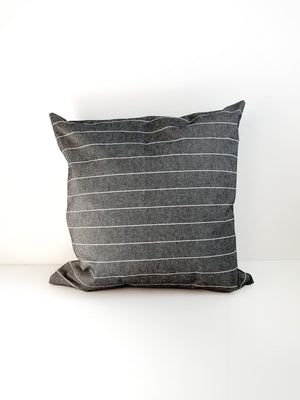 Coussin de Grèce _ Beau canvas gris ligné blanc