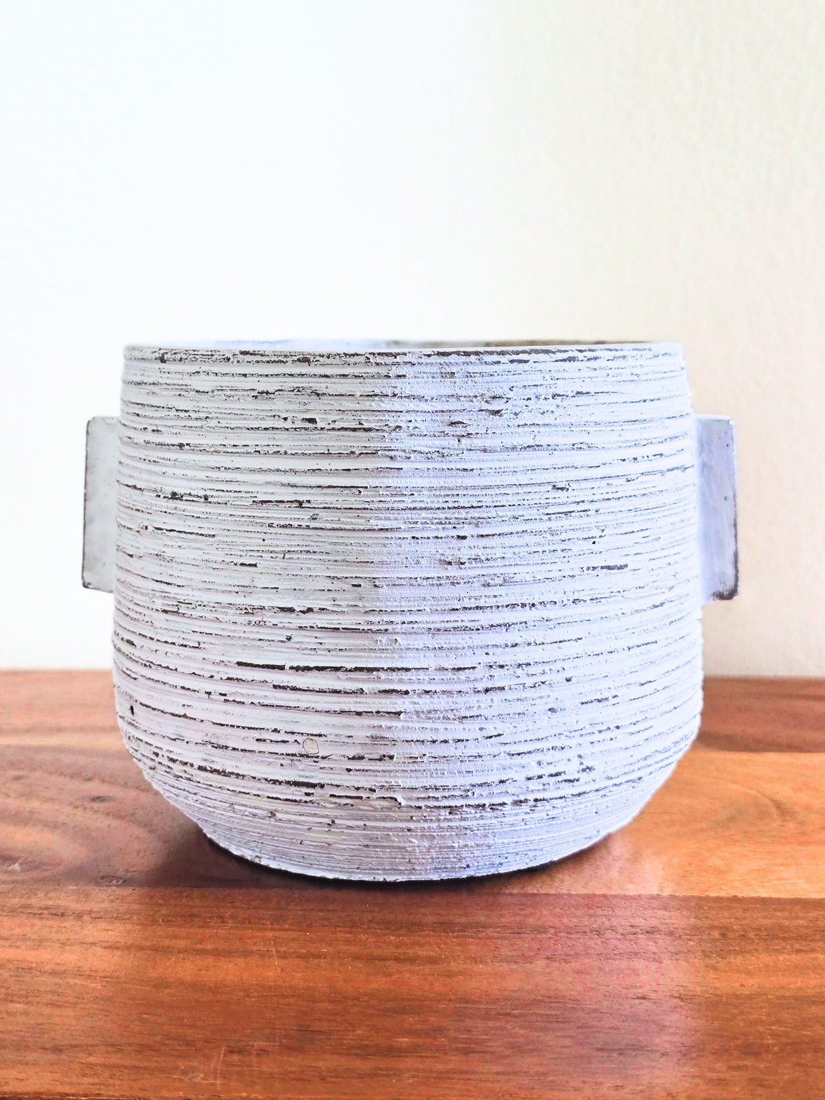 Accessoires _ Petit cache-pot blanc