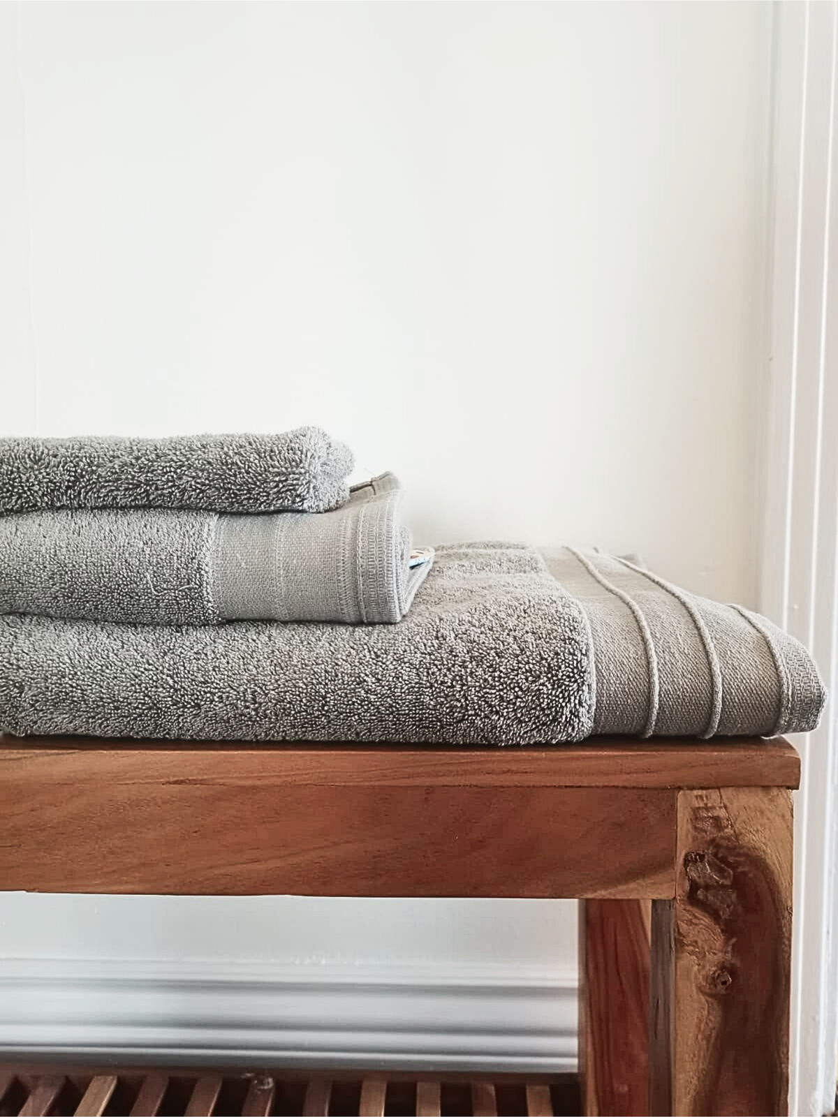 Linge de maison _ Serviette de bain _ Blanc ligné anthracite