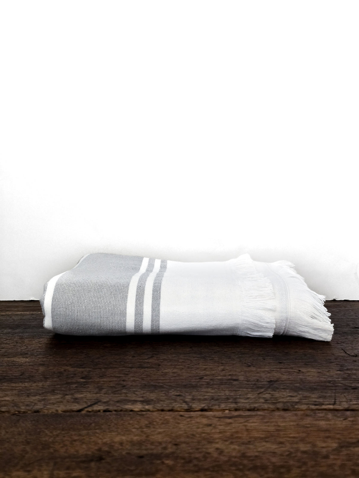Linge de maison _ Serviette de bain _ Blanc rayures gris clair