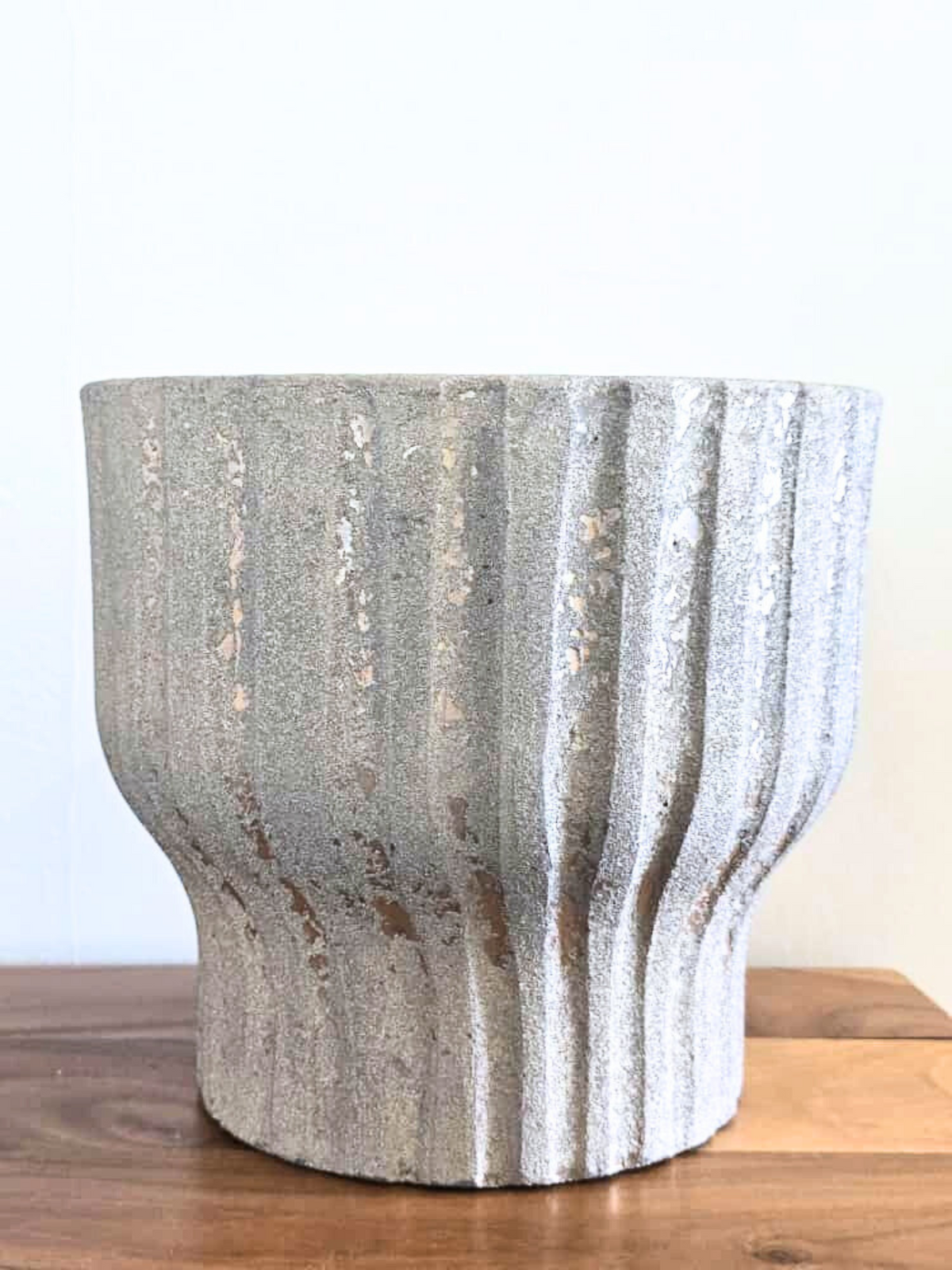 Accessories _ Golden flowerpot