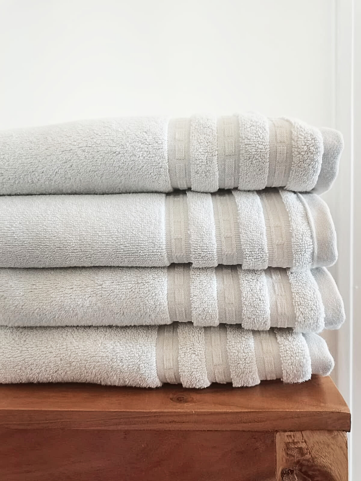 Linge de maison _ Serviette de bain _ Greige gauffré au bas