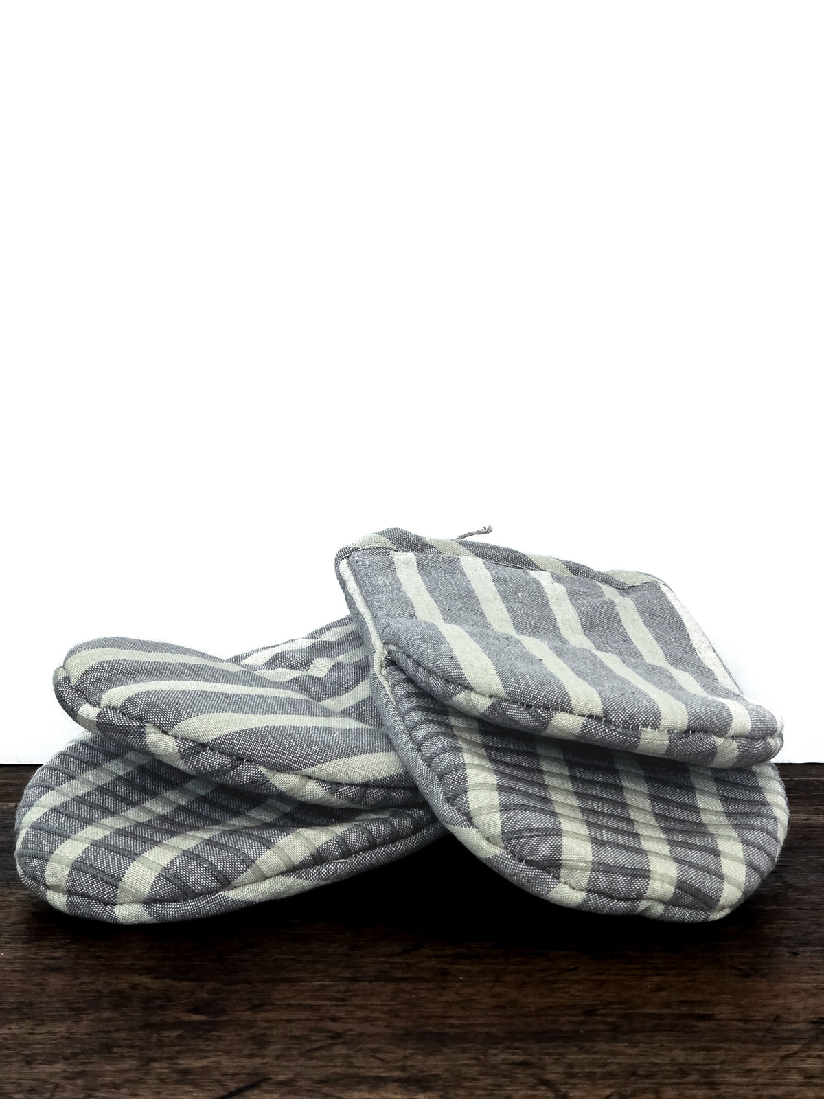 Accessoires de cuisine _ Petites mitaines four rayées beiges et grises
