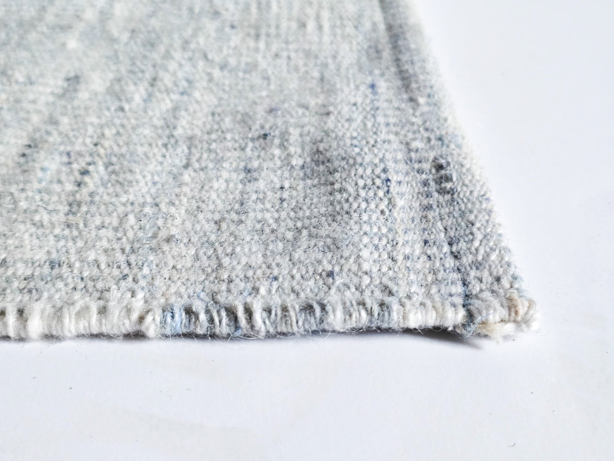 Tapis _ Petit bleuté clair (2'x3')