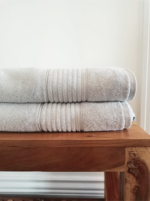 Household linen _ Bath towel _ Light gray