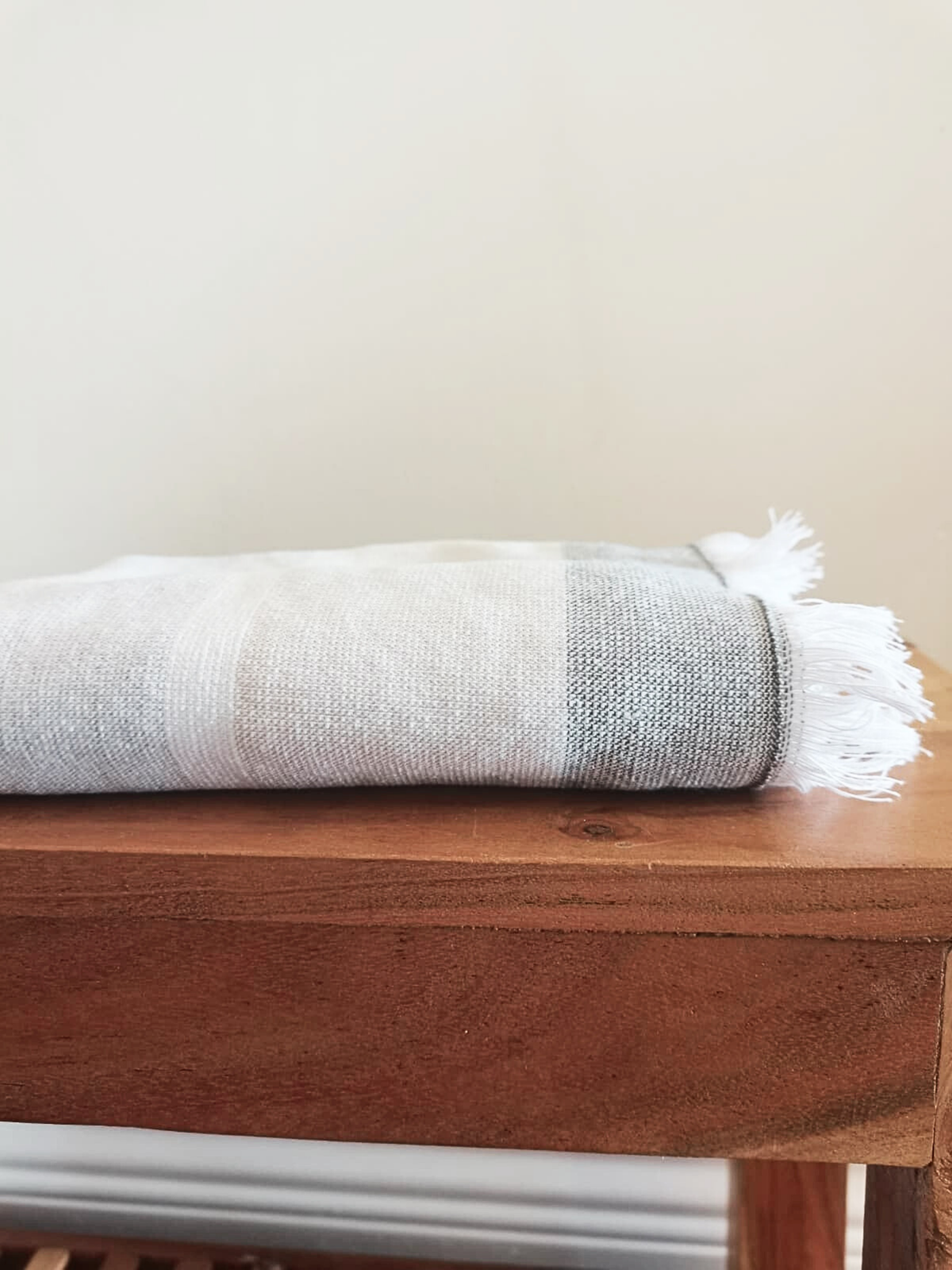 Linge de maison _ Serviettes de bain _ Blanc bandes grises et beiges