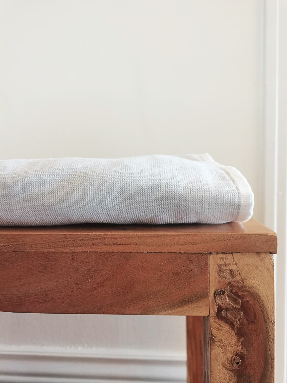 Linge de maison _ Serviette de bain _ Blanc fin ligné gris