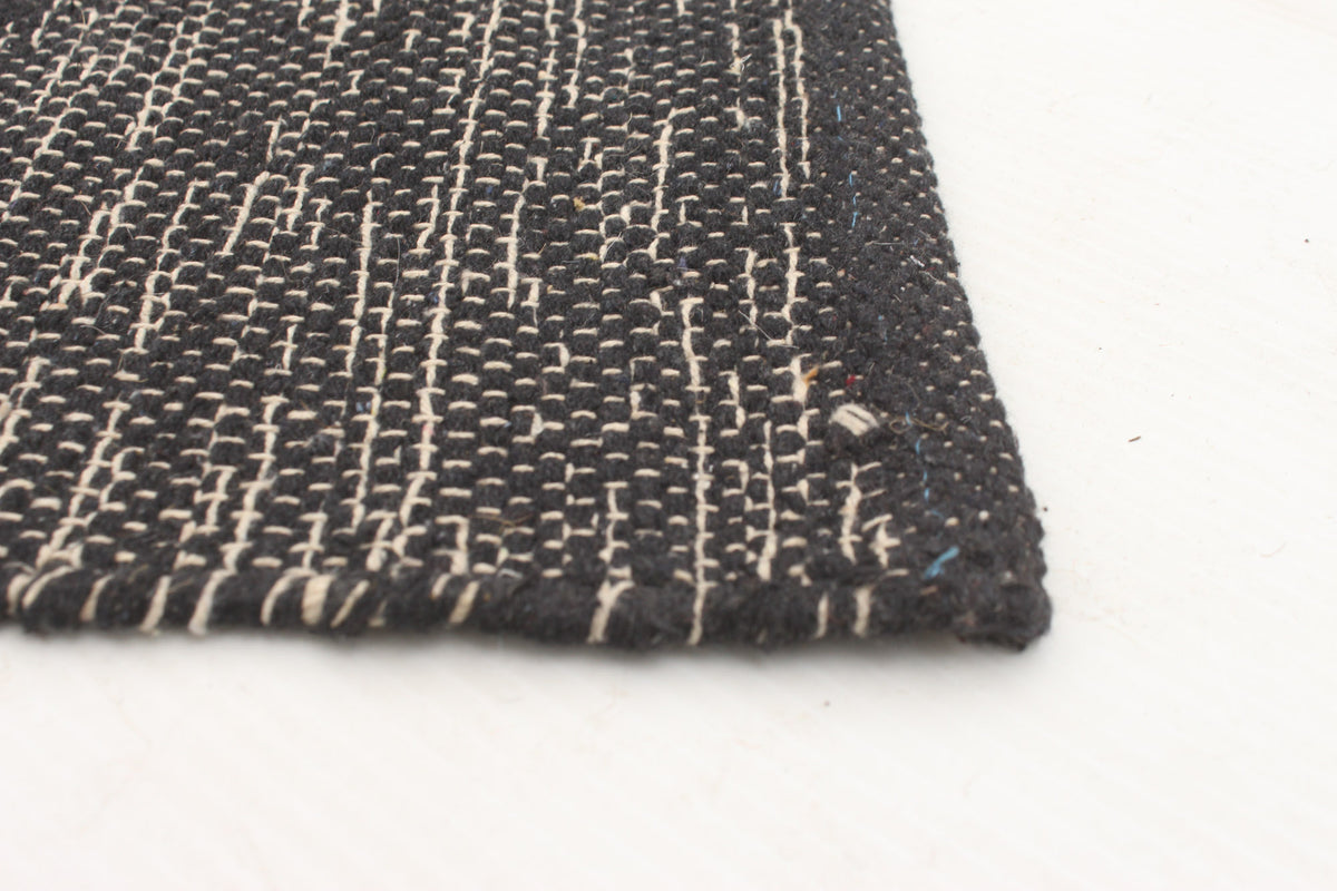 Tapis _ Joli _ Kilim Noir (5' x 8'5")