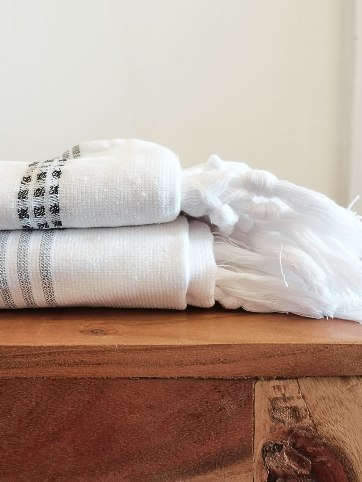 Linge de maison _ Serviettes à main _ Blanc ligné gris et noir