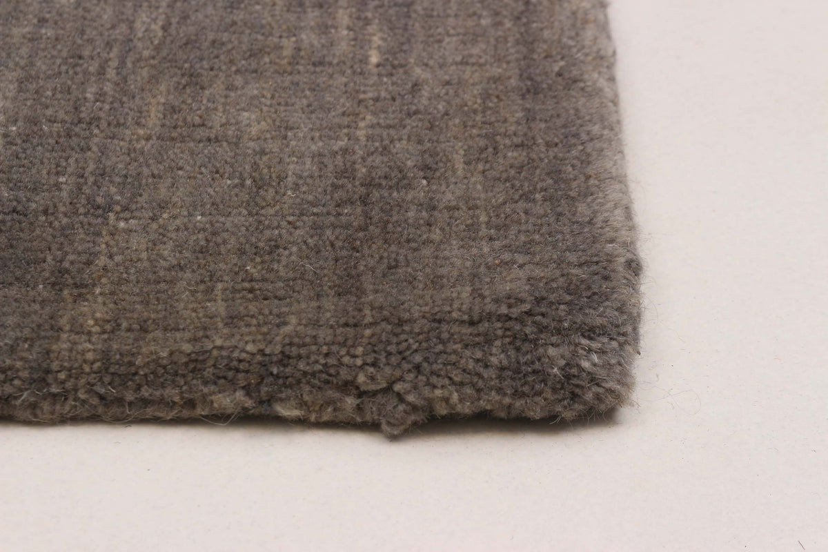 Tapis _ Joli _ Gabbeh Charbon (5'8" x 8')