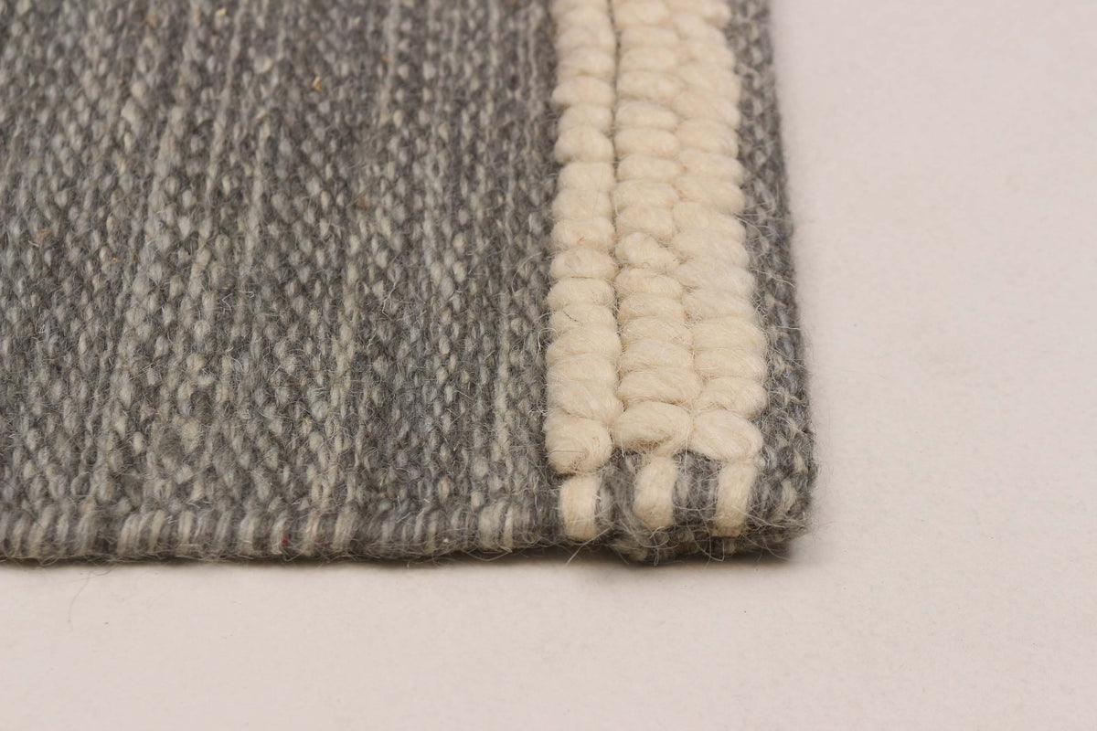 Tapis _ Beau Kilim Anthracite (5'1" x 7'5")
