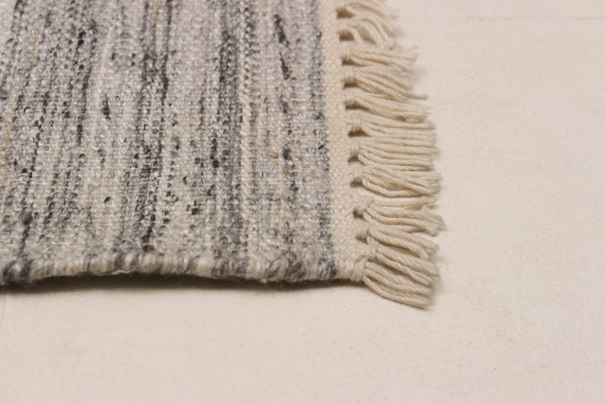 Tapis _ Beau Kilim Gris (5'4" x 7'6")