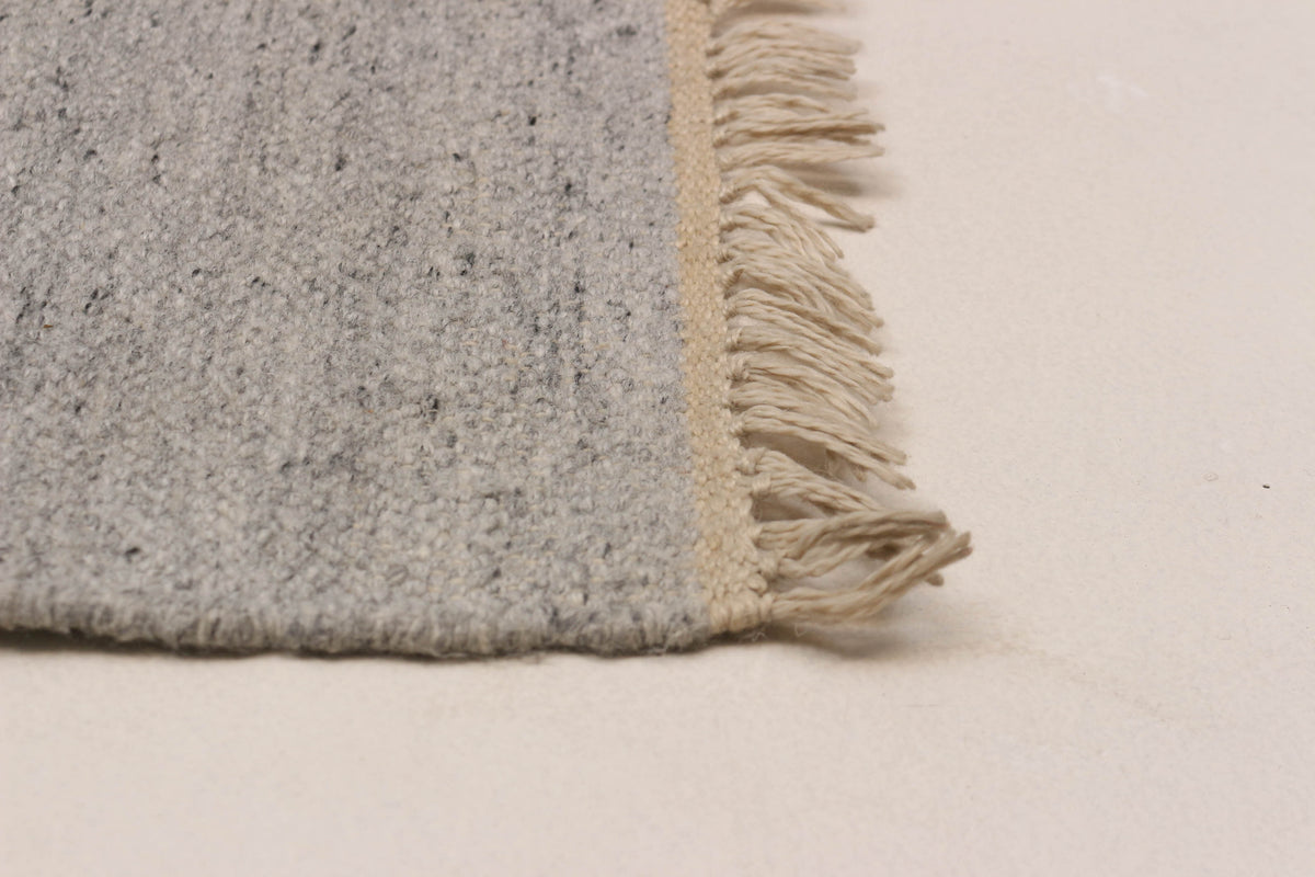 Tapis _ Beau Kilim Gris Clair (5'2" x 8'1")