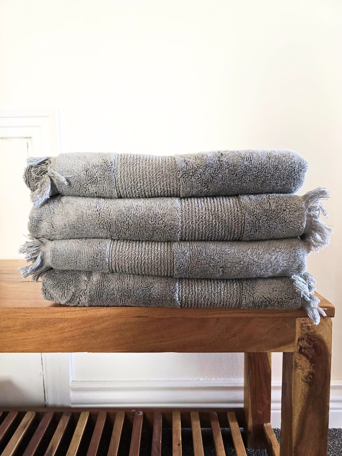 Linge de maison _ Serviette de bain _ Vert de gris à franges