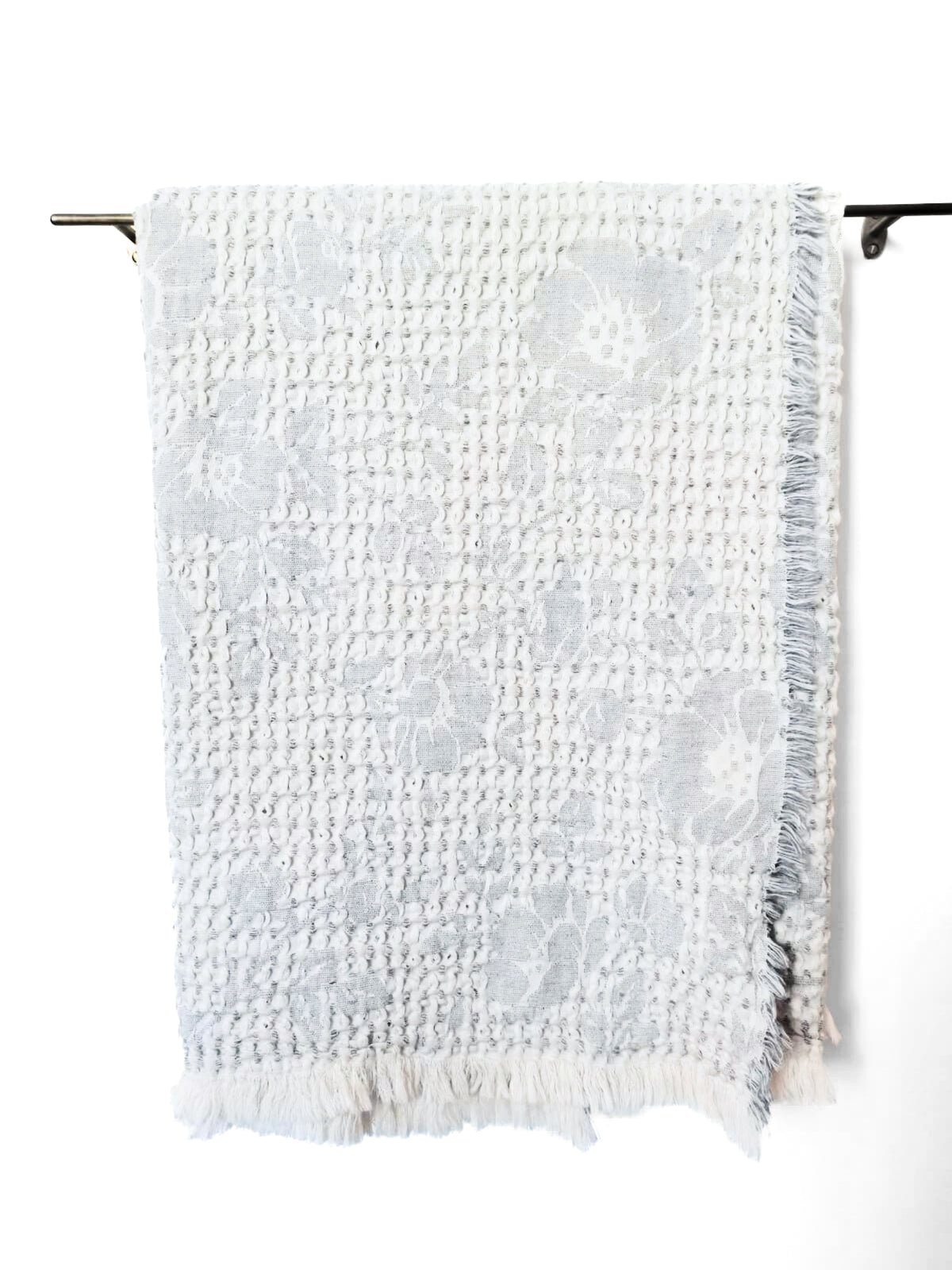 Linge de maison _ Jeté ivoire et gris pâles ligné (Portugal)