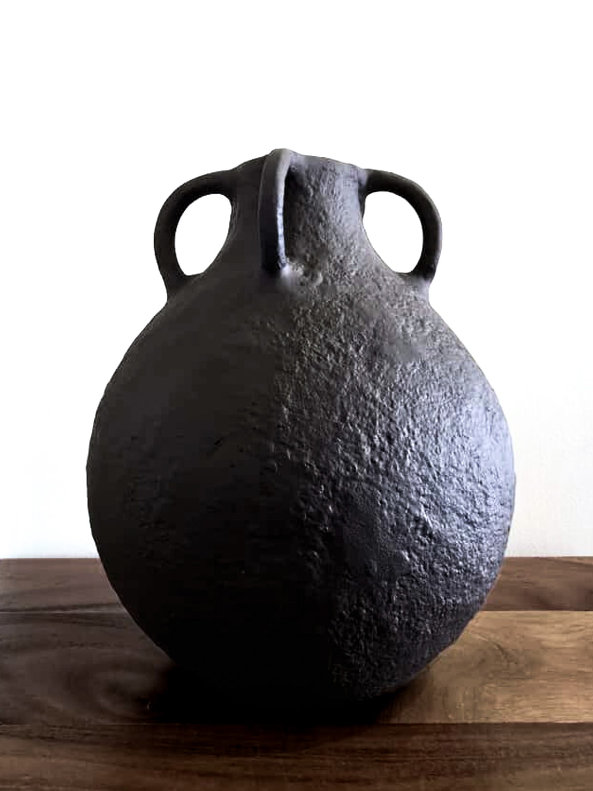 Accessoires _ Cruche noire