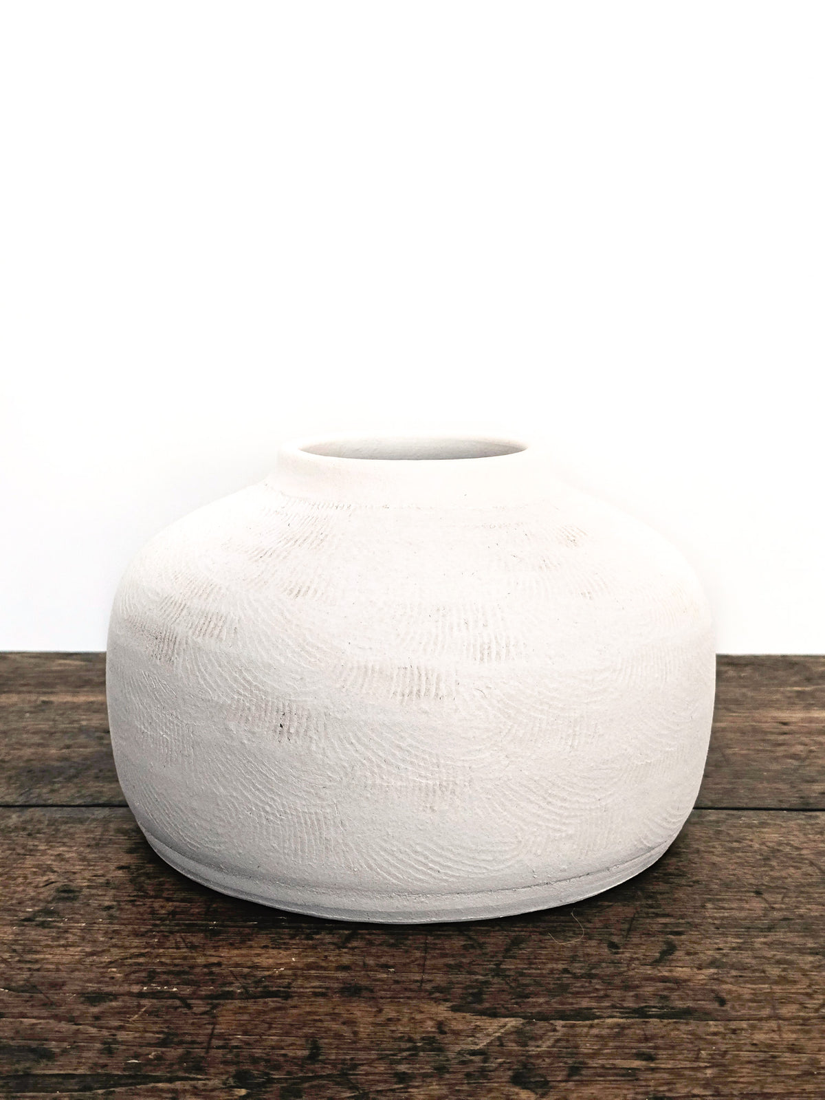 Accessories - Vase - Small, elegant white