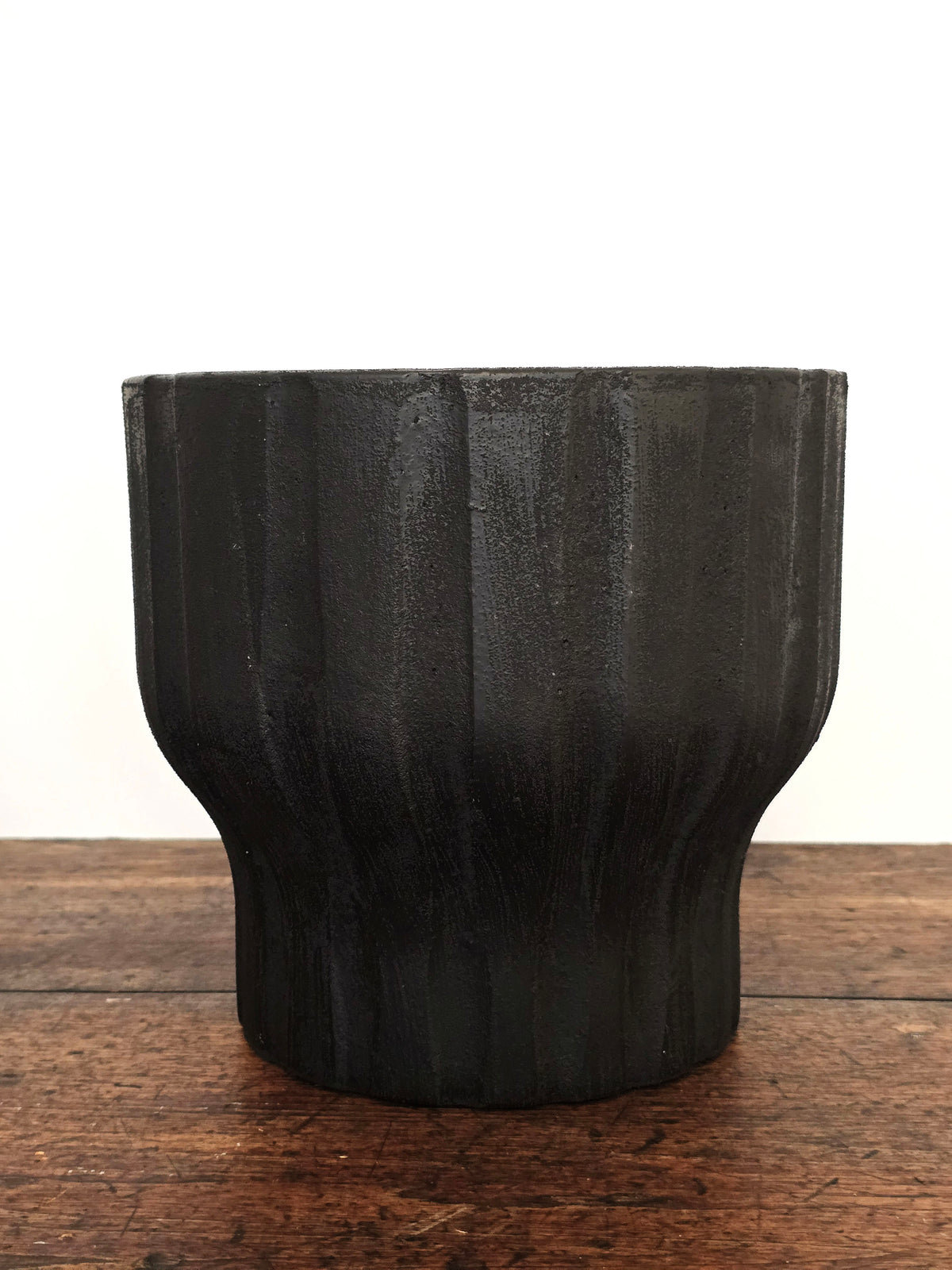 Accessories - Black plant pot