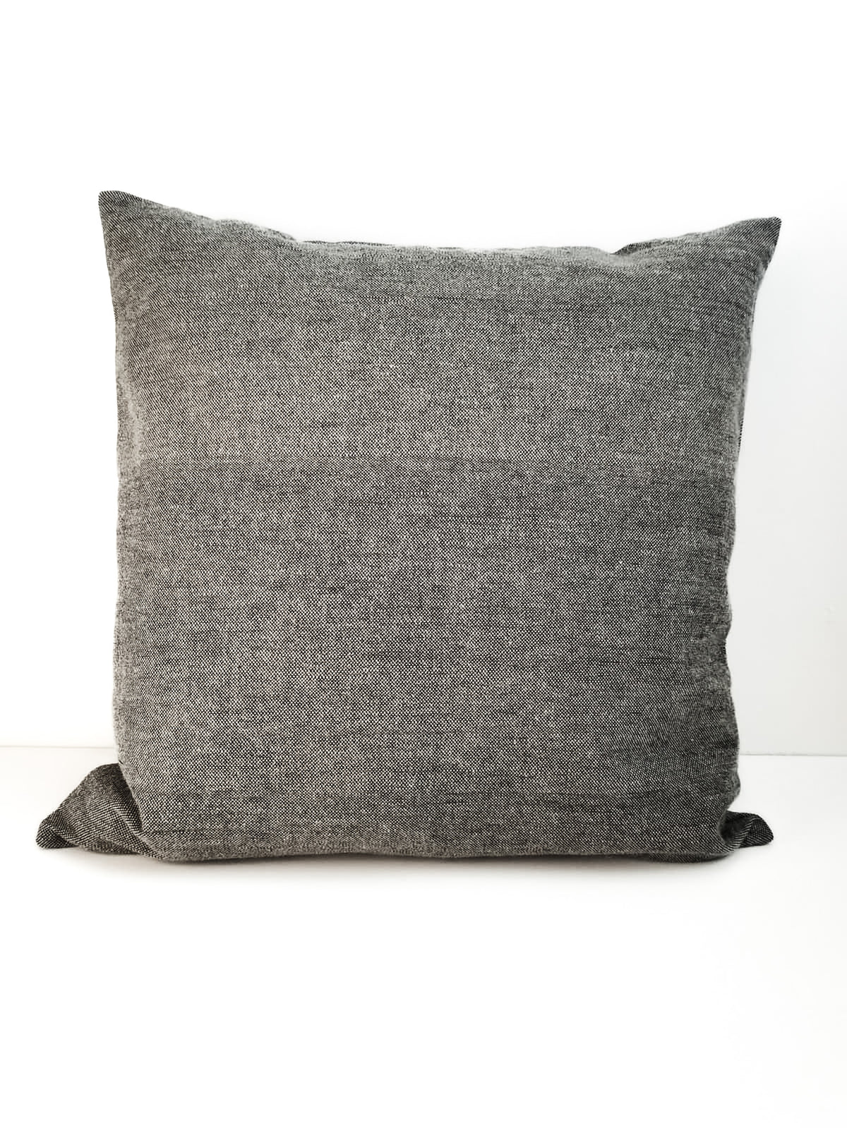 Coussin de Grèce _ Beau tissé noir et beige _ 24 x 24