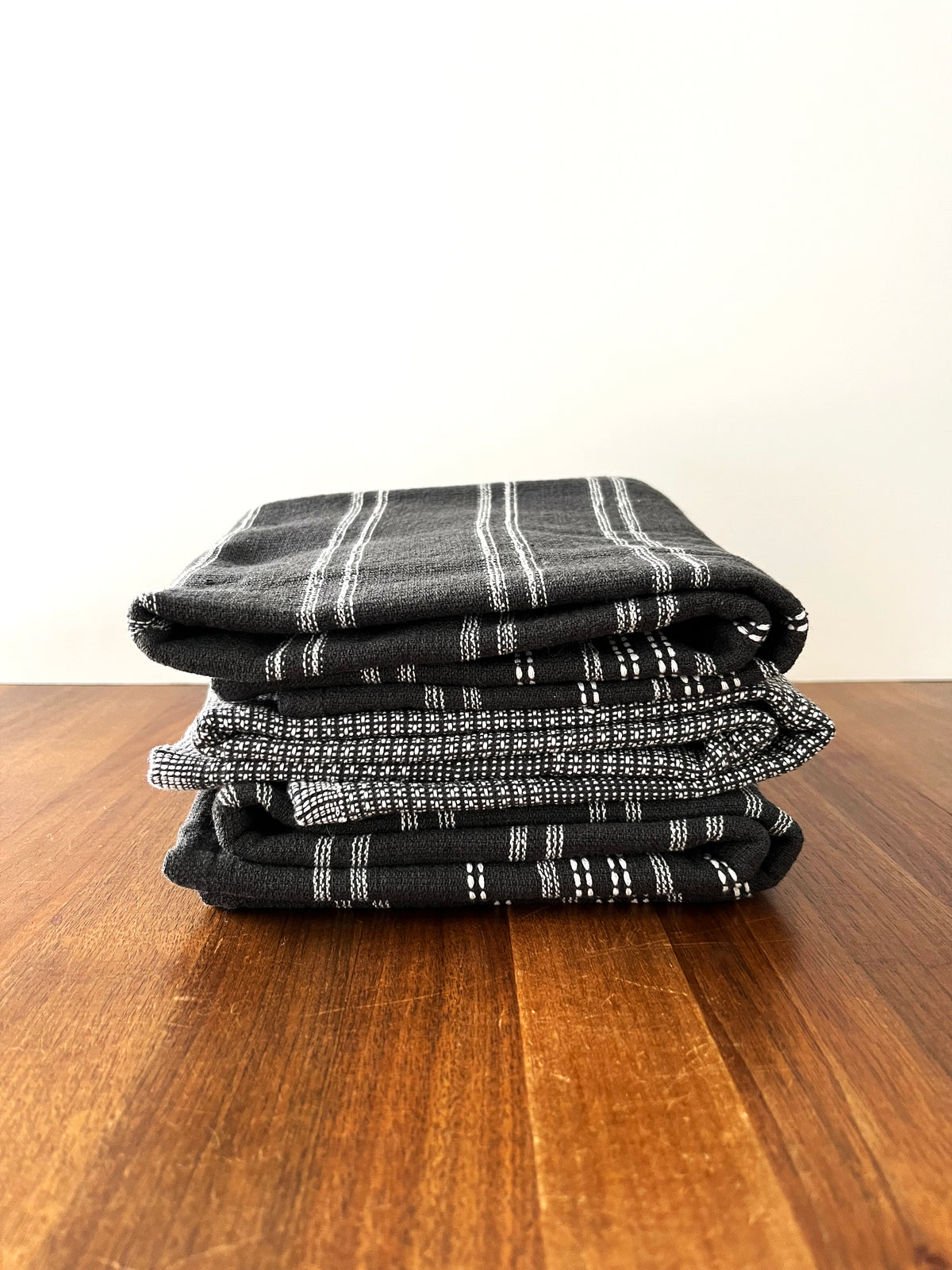 Linge de maison _ Cuisine _ Torchon _  Noirs rayés blancs