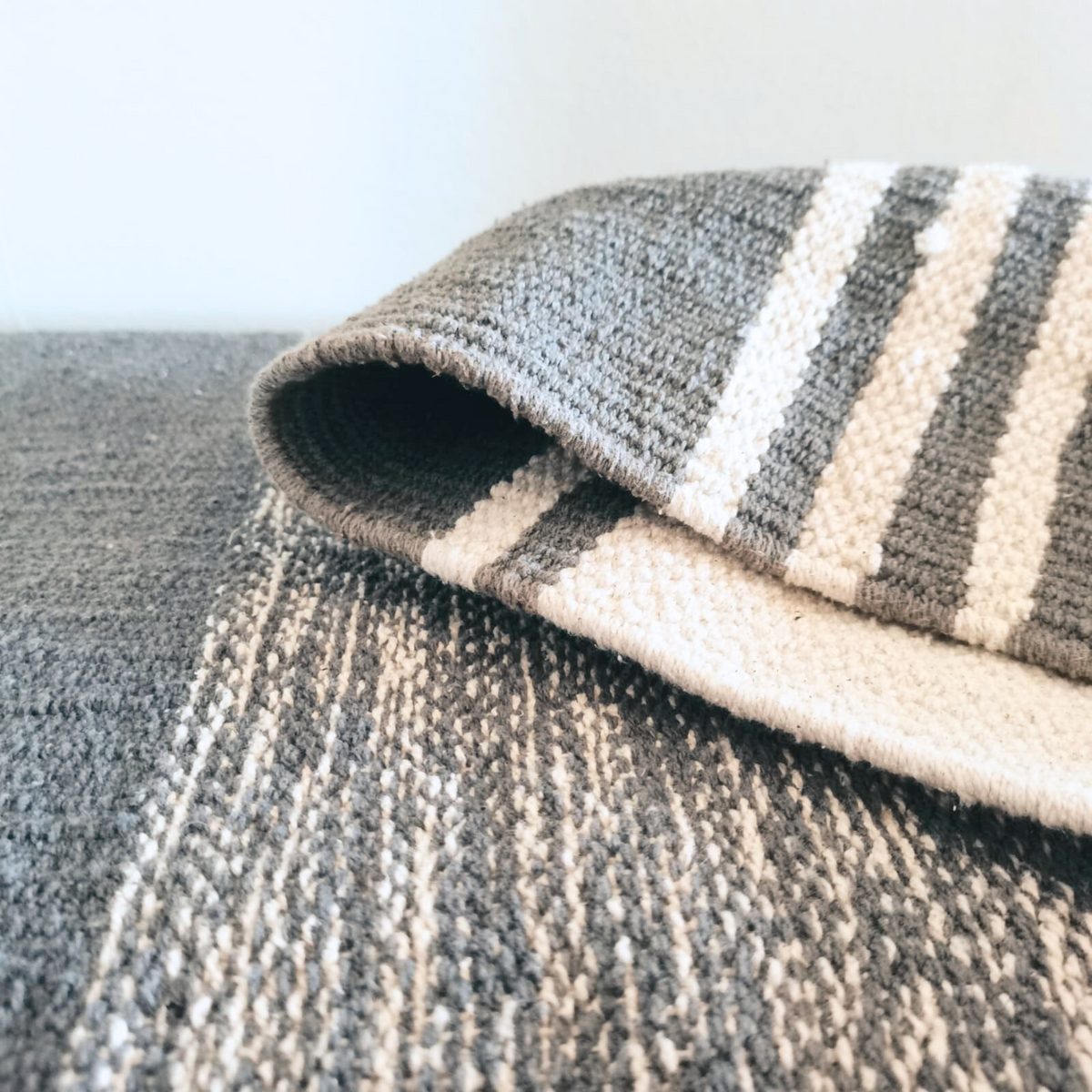Tapis _ Petit runner _ Gris-écru (22 x 70)