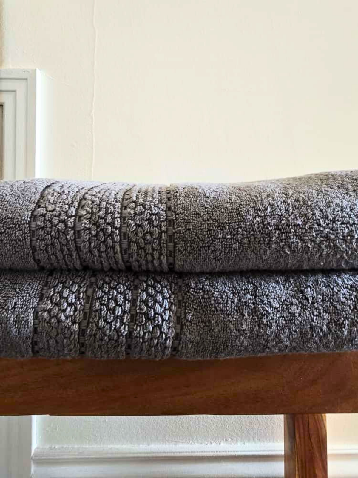 Linge de maison _ Serviette de bain _ Gris foncé du Portugal