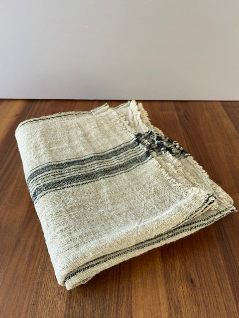 Accessories _ Linen throw