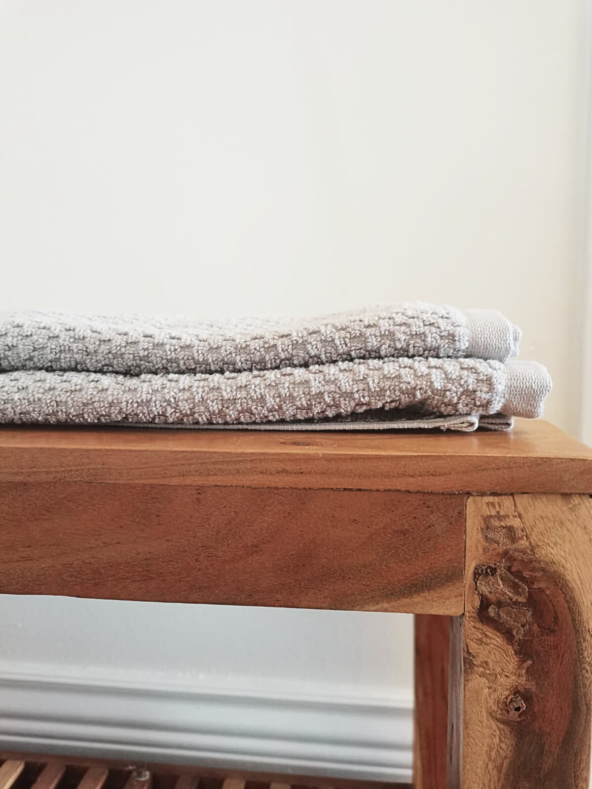 Linge de maison _ Serviette à main _ Gris moyen _ Nid d'abeilles